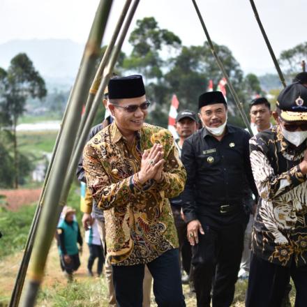Peletakkan Batu Pertama Desa Wisata Untuk Desa Sugihmukti Kecamatan Pasirjambu Kabupaten Bandung